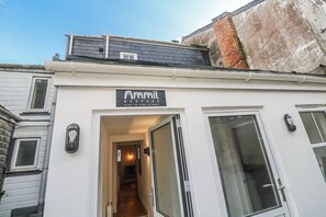Exterior detail - Ammil Bespoke (St Ives)