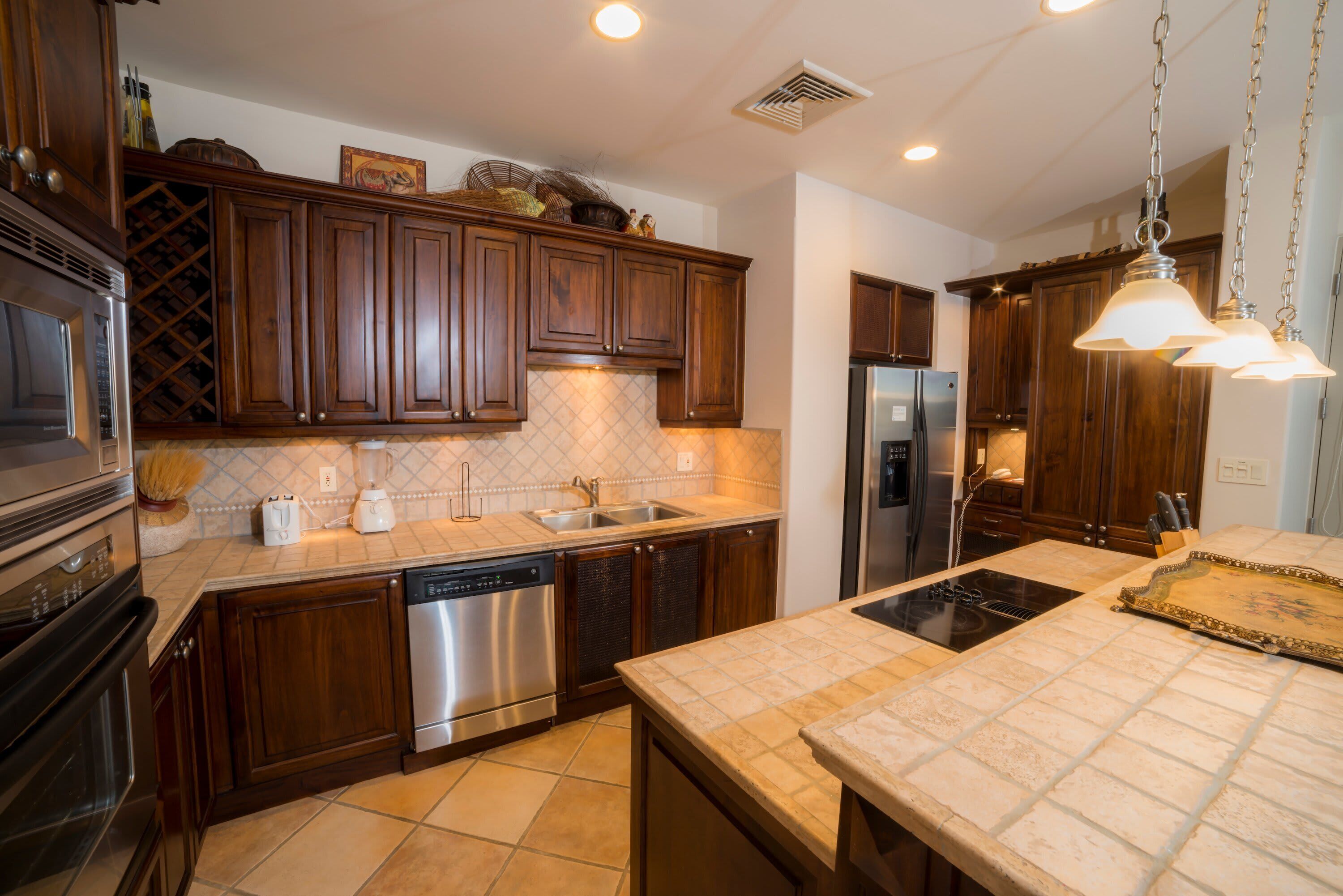 雪櫃、微波爐、焗爐、爐具