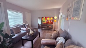 Classic Apartment | Living area - Oneluxstay Near Redondo Beach (Redondo Beach)