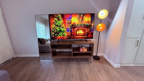 Classic Apartment | Interior - Oneluxstay Near Redondo Beach (Redondo Beach)