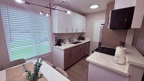 Classic Apartment | Private kitchen | Fridge, microwave, oven, stovetop - Oneluxstay Near Redondo Beach (Redondo Beach)