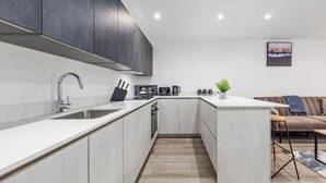 Private kitchen - 3 bedroom cozy flat (London)