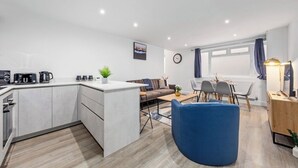 Interior - 3 bedroom cozy flat (London)