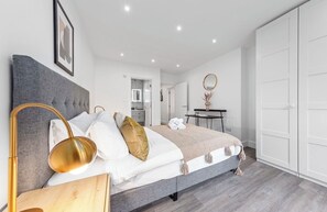 3 bedrooms, iron/ironing board, WiFi - 3 bedroom cozy flat (London)