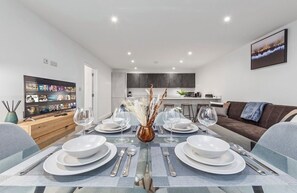 Dining - 3 bedroom cozy flat (London)