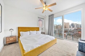 2 bedrooms, iron/ironing board, WiFi, bed sheets - Two-Bedroom Apartment w/ Balcony - Gym - Balcony (Atlanta)