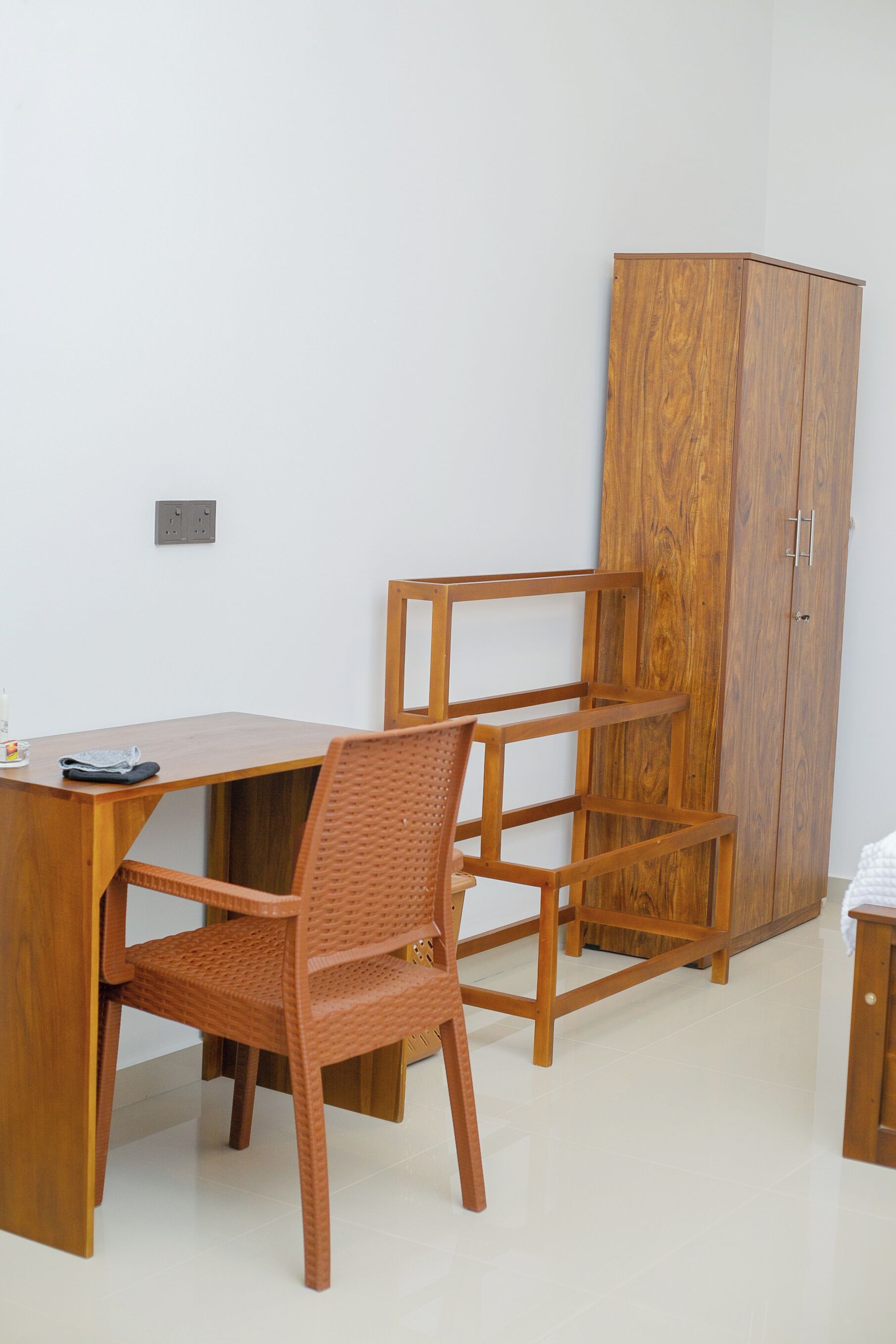 Habitación doble Deluxe, 1 cama King size, balcón, vista al patio | Escritorio y espacio para trabajar con laptop 