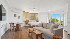 TV - Sapphire House - Seashells Studio (Sapphire Beach)