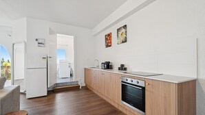 Microwave, oven, stovetop - Sapphire House - Seashells Studio (Sapphire Beach)