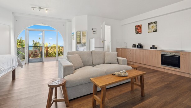TV - Sapphire House - Seashells Studio (Sapphire Beach)
