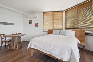 WiFi, bed sheets - Sapphire House - Seashells Studio (Sapphire Beach)