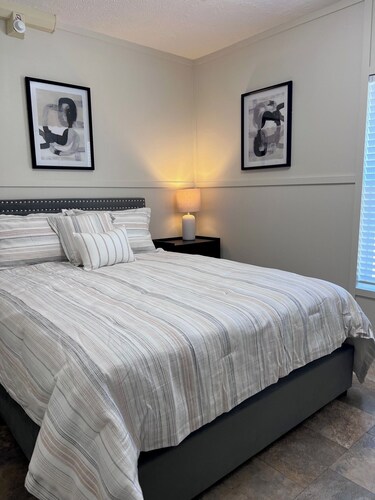 Pet Friendly Cozy 2-bedroom manufactured home with accessible feature's