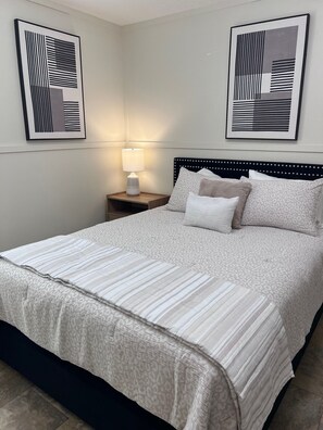 2 habitaciones, tabla de planchar con plancha, wifi y ropa de cama