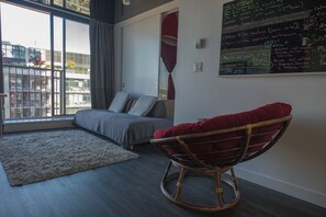 Living area - Perfect family place near Sunset beach (Vancouver)
