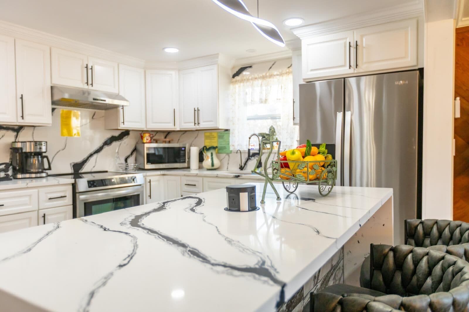 Micro-ondes, four, cafetière/bouilloire, blender