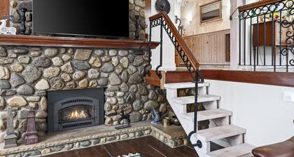 Chalet Across from Holiday Valley