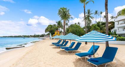 Beachfront with resort pool - Glitter Bay 112