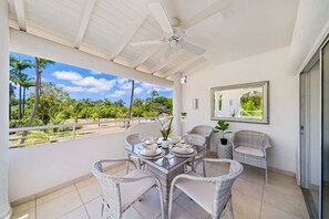 Outdoor dining - Beachfront with resort pool - Glitter Bay 314 (Porters)