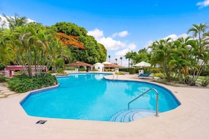 Pool - Beachfront with resort pool - Glitter Bay 414 (Porters)
