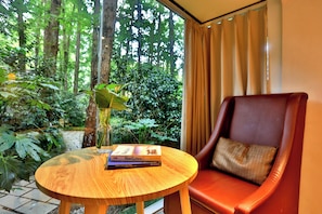 Phòng đôi Elite, quang cảnh công viên | Khu phòng khách