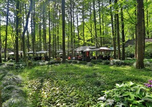 Front of property - Lotus Glade Hotel (Hangzhou)