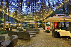 Front of property - Lotus Glade Hotel (Hangzhou)