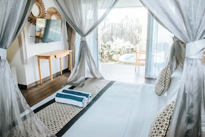 Vila superior, 1 quarto, piscina particular | Escrivaninha, Wi-Fi de cortesia