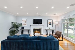 TV, fireplace, offices - Marbella Lane - Immaculate & Cozy 3BR Home (San Jose)