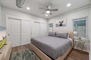 3 bedrooms, desk, free WiFi, bed sheets