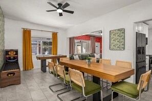 Dining - Beautiful East Orlando Home Near Everything (Orlando)