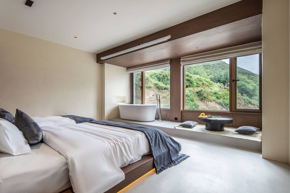 Suite romántica | Cortinas blackout, wifi gratis y ropa de cama