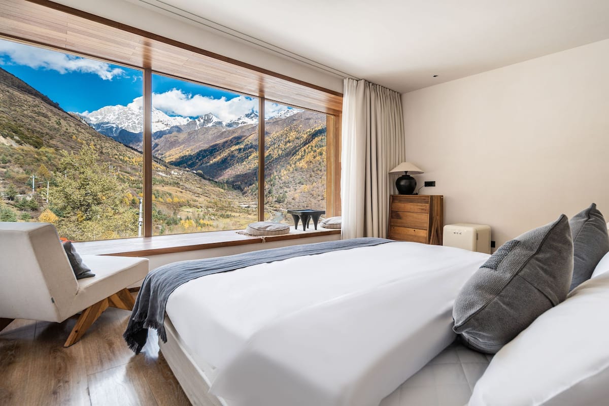 Suite Prestigio | Cortinas blackout, wifi gratis y ropa de cama