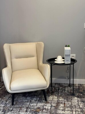 Deluxe tweepersoonskamer, uitzicht op de binnenplaats | Verduisterende gordijnen, geluiddichte muren