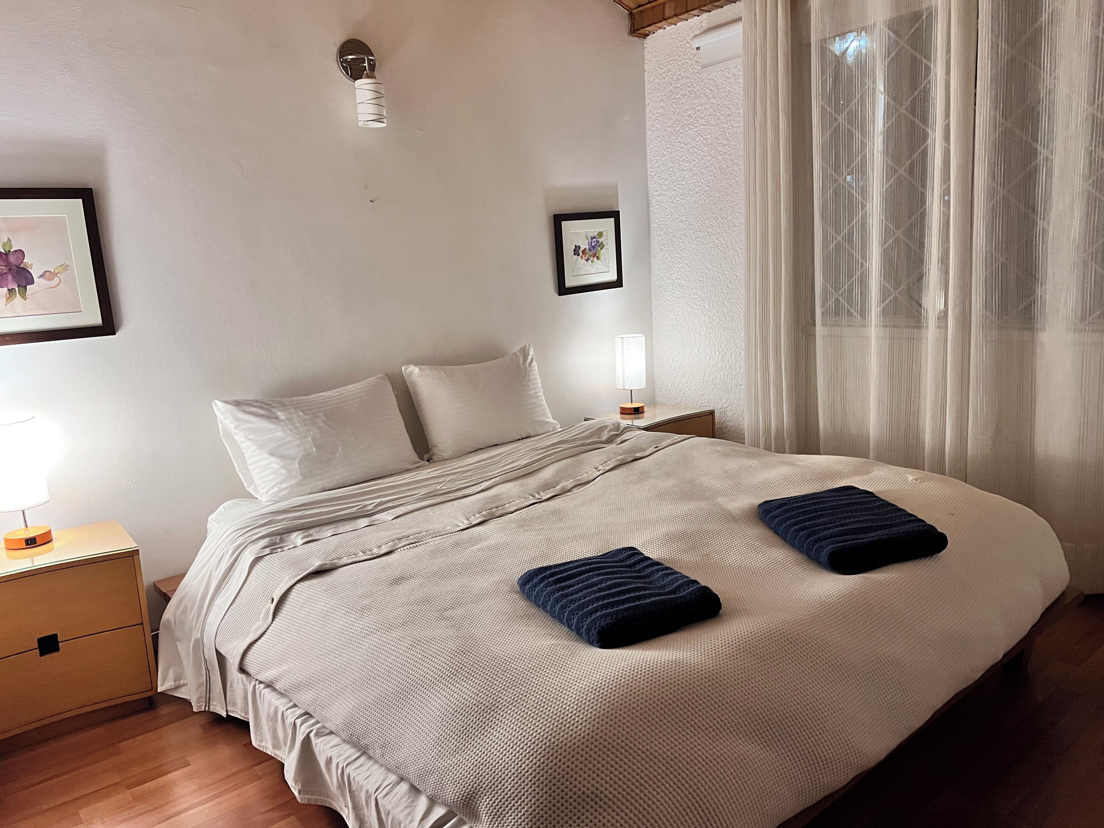 4 bedrooms, desk, iron/ironing board, free WiFi