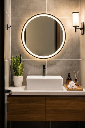 Shower, shower pijat air,  dan perlengkapan mandi desainer