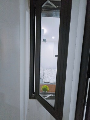 Suite | Een bureau, een laptopwerkplek, gratis wifi