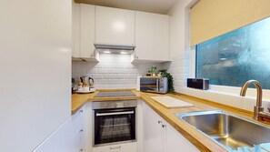 Microwave, oven, stovetop, coffee/tea maker