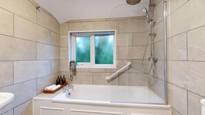 Hair dryer - Modern 3-Bed in Headington (Headington)