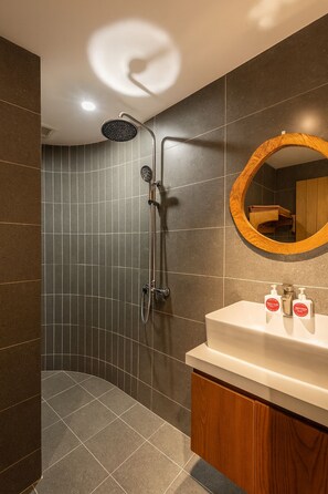 Bathroom - UC CityStay Boutique Hanoi (Hoan Kiem)
