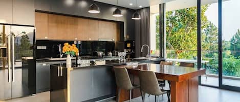 Køleskab på fællesareal, mikrobølgeovn på fællesareal, espressomaskine