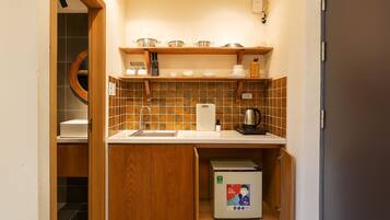 Junior Room, City View | Meja, ruang kerja komputer riba, Wi-fi percuma