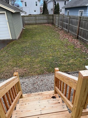 Property grounds - 3 bed House  near Strong Memorial Hospital with King size bed and a garage (Rochester)