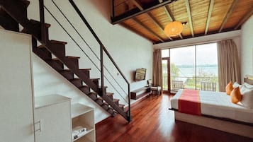 Chambre Familiale, balcon, vue lac | Literie de qualité supérieure, matelas mémoire de forme, minibar