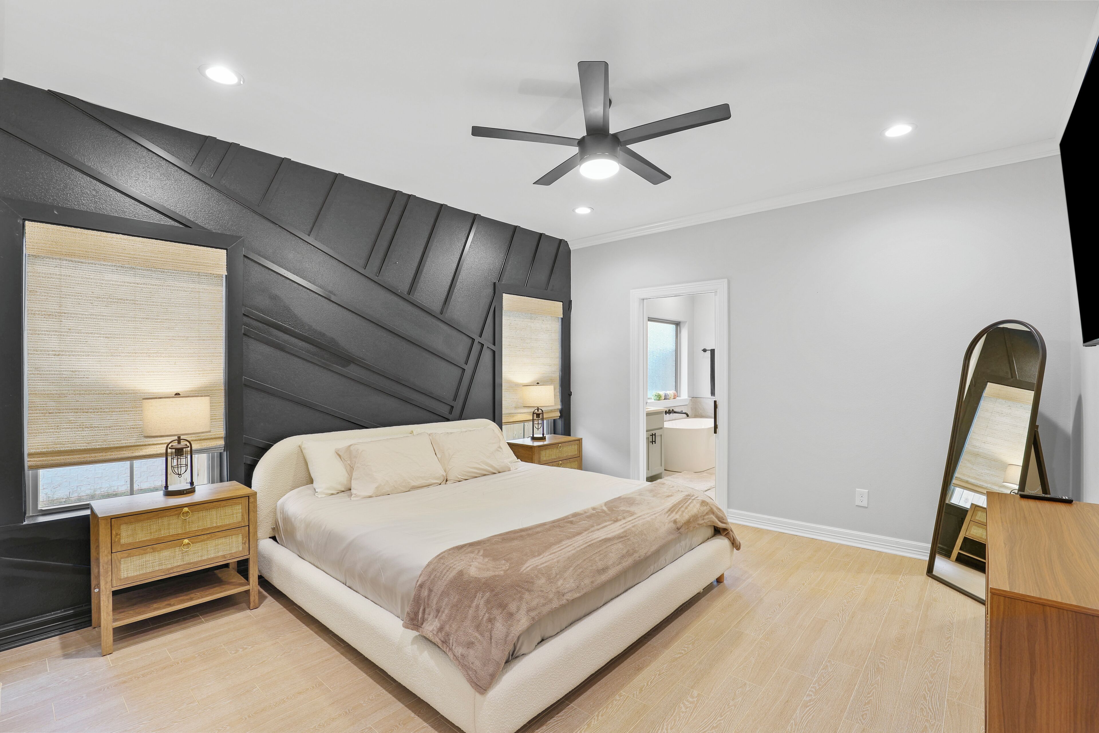 3 bedrooms, iron/ironing board, travel cot, free WiFi