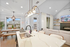 Interior - Modern Comfort: Cozy 3BR Family Home in Longview! (Longview)