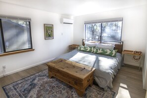 Travel cot, WiFi, bed sheets - Boat Dock - Lake Front - Dog Friendly - Sleeps 7 (Bass Lake)