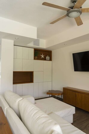 TV, offices - Villa with Direct Pool Access - Beach Club access (Monterrico)