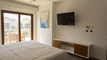 In-room safe, iron/ironing board, free WiFi, bed sheets