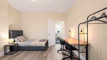 Silitysrauta/-lauta, ilmainen Wi-Fi, vuodevaatteet