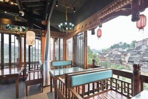 Restaurant - Floral Hotel Furong Town Galaxy Heights Hotel(Wangcun Waterfall Store) (Yongshun)